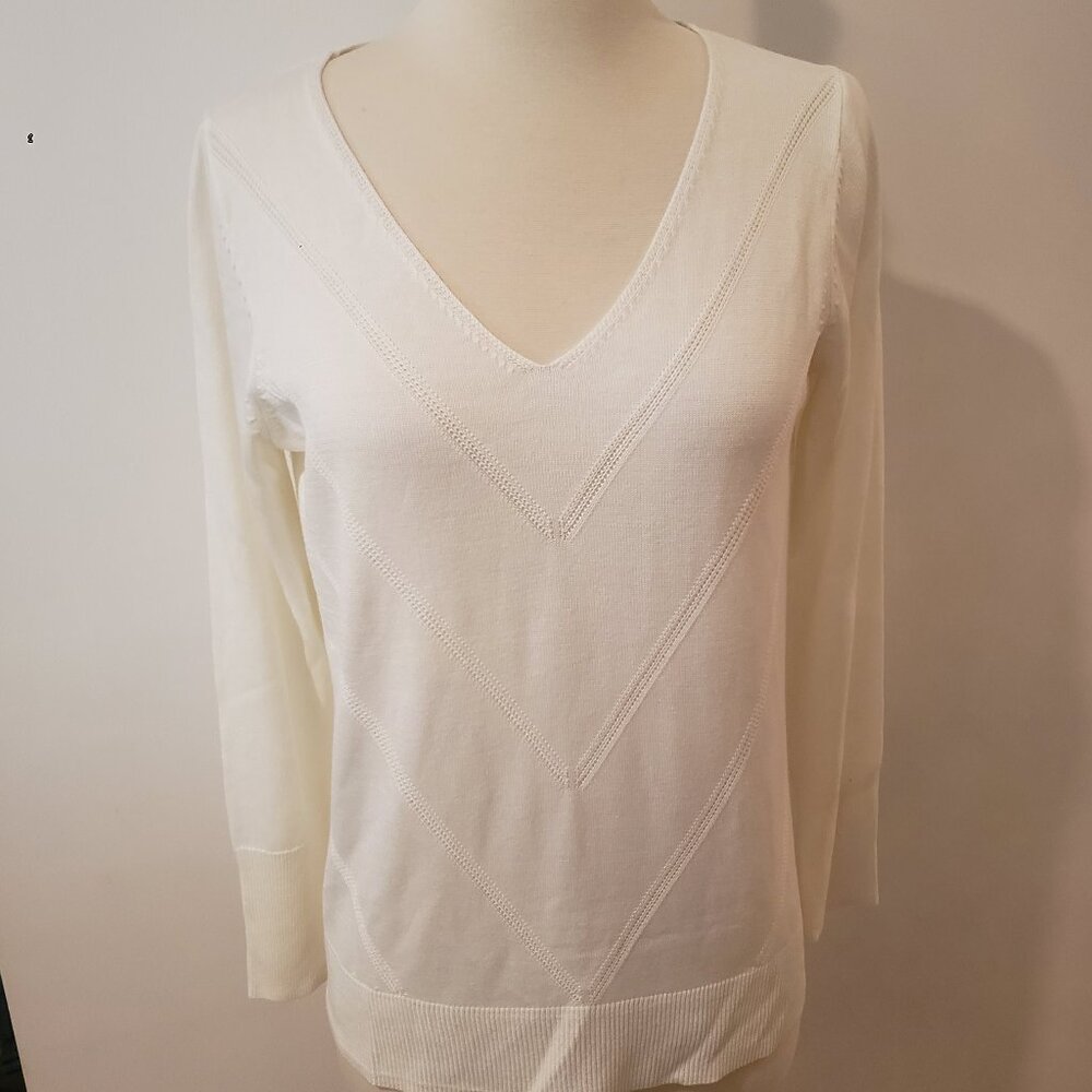 LOFT Ivory V-Neck Lightweight Knit Sweater - Picture 3 of 16